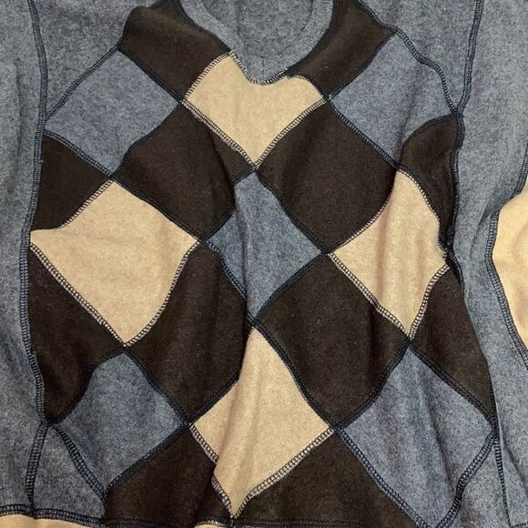 7 Hands Design cashmere poncho - Picture 4 of 8